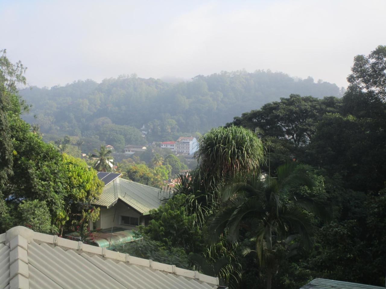 New Nethmi Villa Kandy Eksteriør bilde