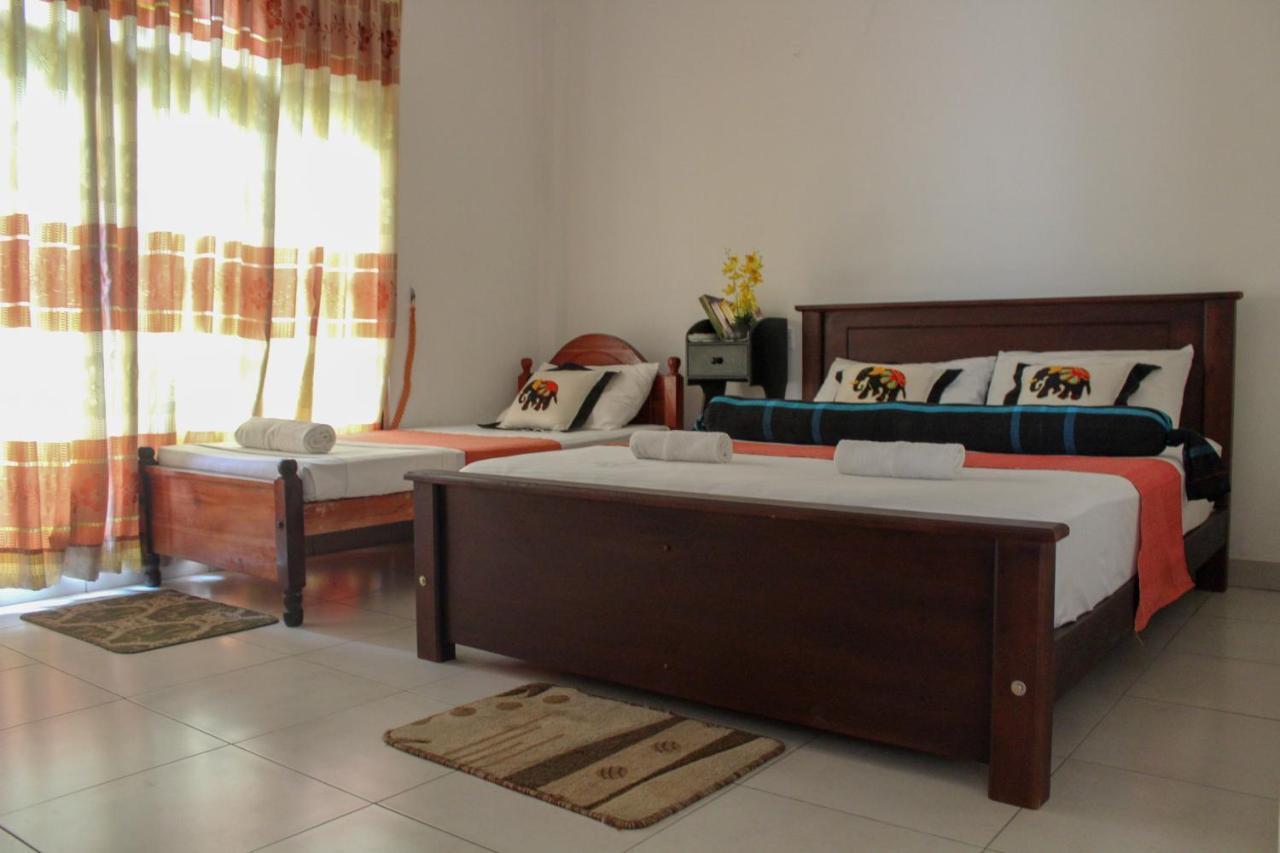 New Nethmi Villa Kandy Eksteriør bilde